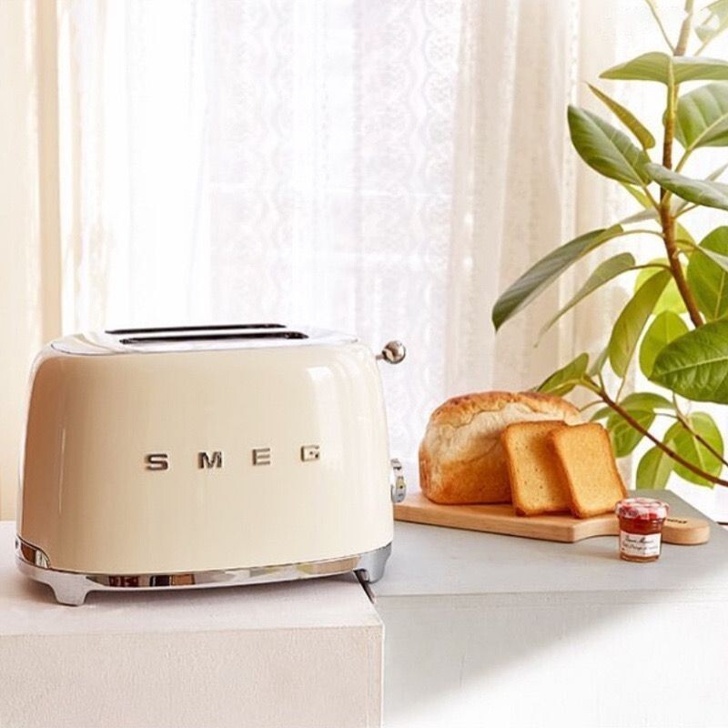 SMEG Retro 2-Slice Cream Toaster TSF01CRUS in Excellent Condition