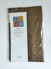 NOS Linen-n-Things Home Paisley Jacquard 52" Square Tablecloth Green Red Holiday
