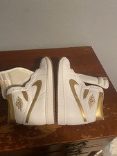 Air Jordan 1 Retro High OG Metallic Gold Women's