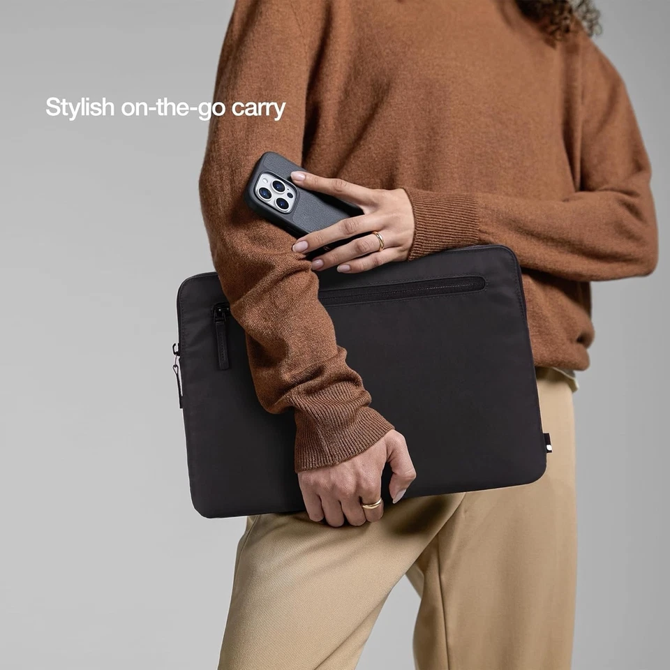 Incase Compact Laptop Black Sleeve with Nylon Cover for MacBook/iPad/Tablet 12" - Image 4 of 4