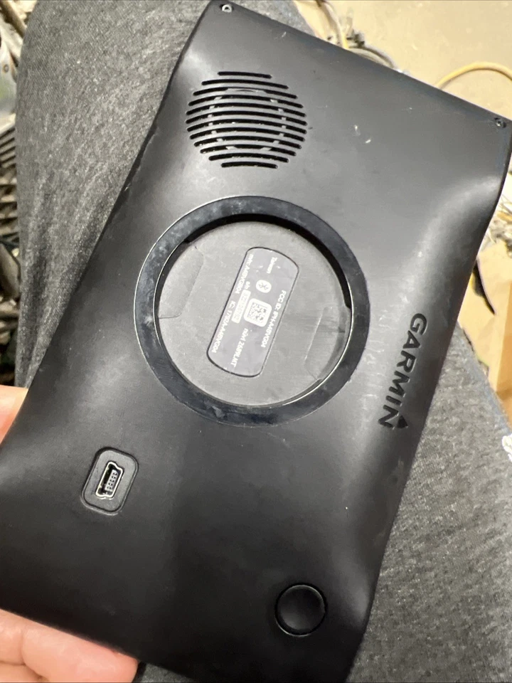 Garmin Nuvi 2689LMT GPS Touchscreen Navigation unit ONLY - Free Shipping - Image 2 of 3