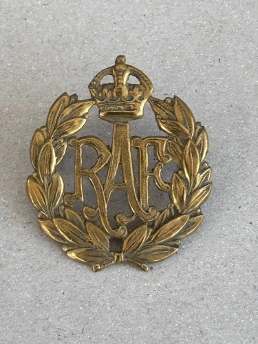 Genuine WW2 RAF Royal Air Force Cap Badge. Kings Crown
