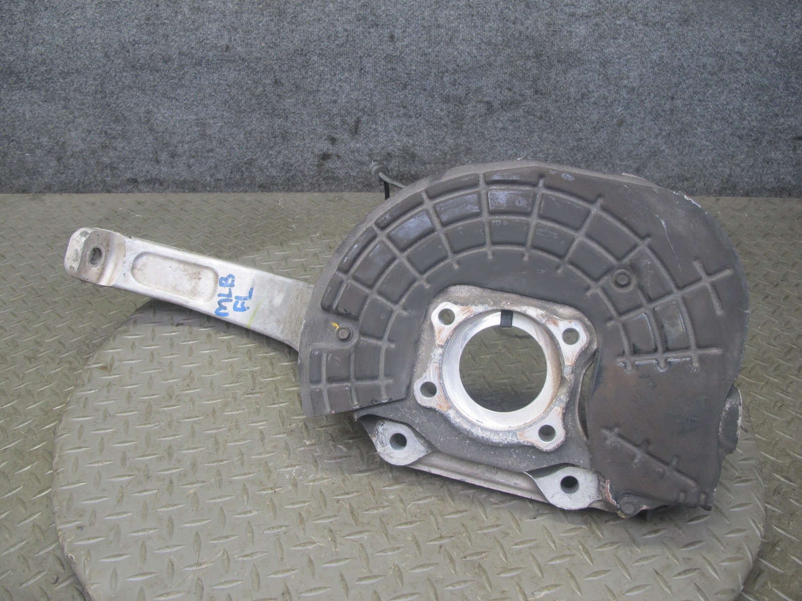 2017-2020 MASERATI LEVANTE M161 AWD FRONT LEFT DRIVER SIDE SPINDLE KNUCKLE