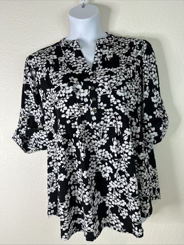 NWT Cocomo Womens Plus Size 2X Blk/Wht Floral Pocket V-neck Top Elbow Sleeve
