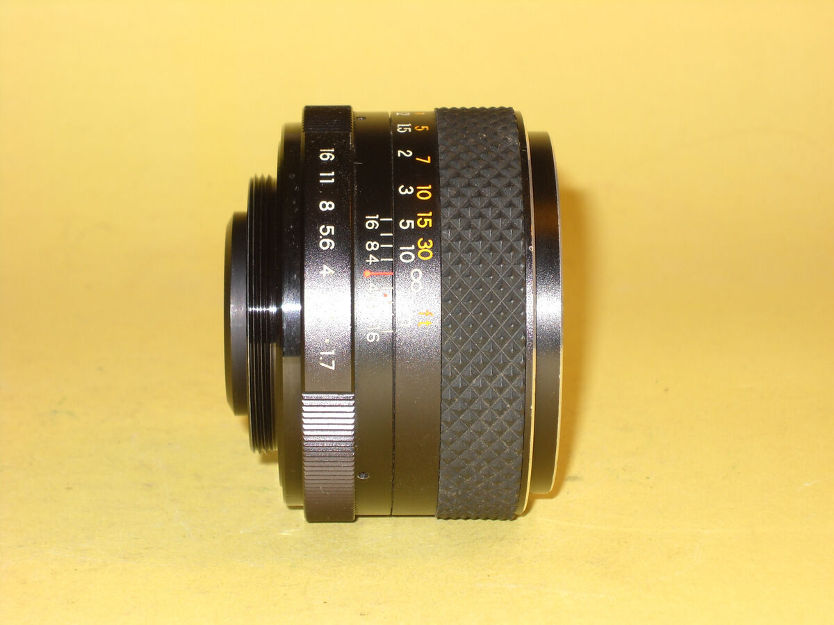Yashica AUTO YASHINON DS-M 1:1.7 50mm lens in very good Yashica AUTO YASHINON DS-M 1:1.7 50mm lens in very good