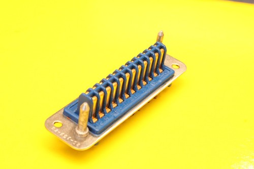 Amphenol 26-159-24 - 24 Pole - chassis plug with 2 x guiding pins - GOLD PLATED - Picture 2 of 10