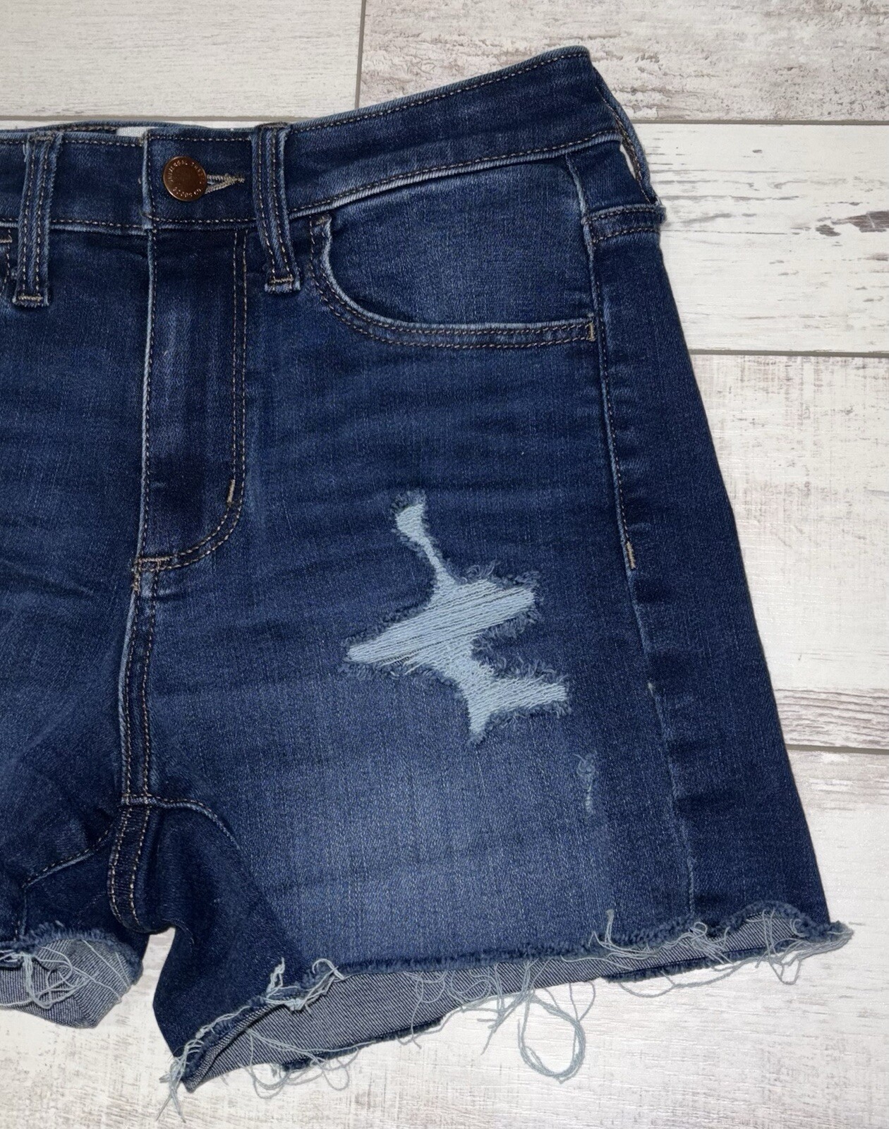 Universal Thread Distressed Cutoff High-Rise Midi… - image 2