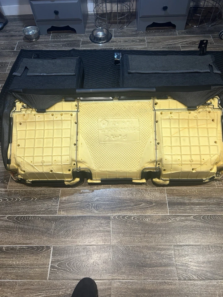 Dodge Challenger Scat Pack 15-23 asientos traseros gamuza/cuero superiores e inferiores (OEM) Foto 2 de 4