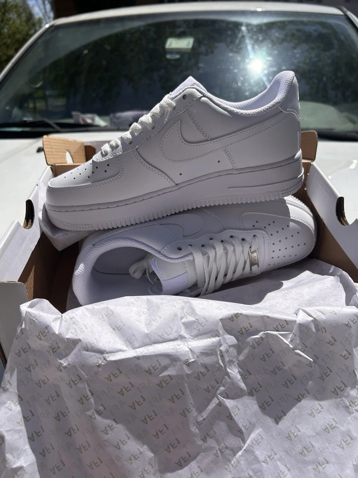 Nike Air Force 1 '07 Low Triple Blanco Foto 3 de 4