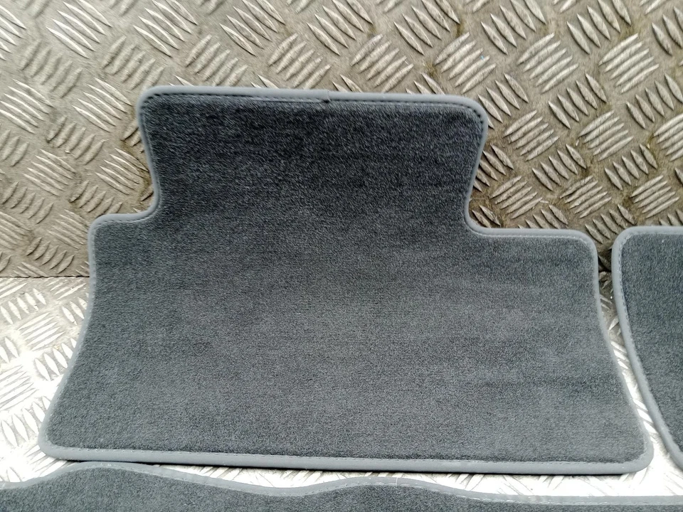 RENAULT CAPTUR FLOOR PANEL MAT LINER CARPET SET 8201711344 MK2 2019 - 2025 - Image 4 of 4