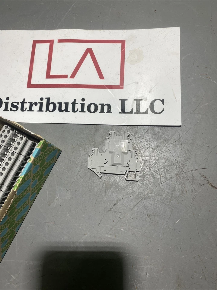 Phoenix Contact 3044814 Type UTTB4 30A 300V Gray (new) (LOT OF 22) - Image 2 of 2