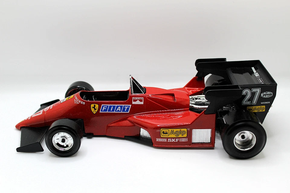 Bburago Ferrari F1 126 C4 1984 Michele Alboreto 1:24 Scale Diecast Model - Image 3 of 4