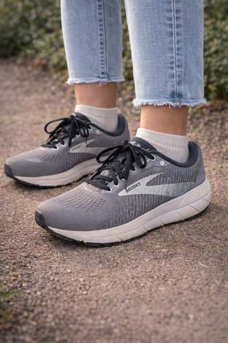 Women’s Brooks Size 9.5 Addiction GTS 15 Athletic Shoes - Gray - FAST SHIPPING