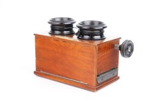 Verascope Richard stereoscopic viewer, for 45x107mm views.