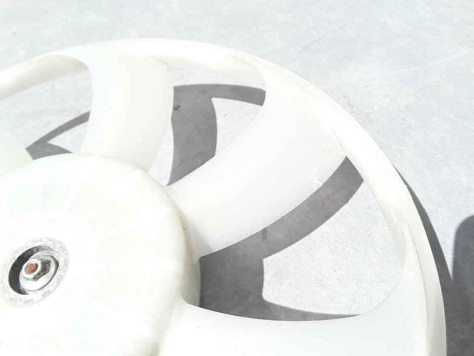 Toyota Prius 2012-2015 enchufe lado del conductor izquierdo radiador ventilador de refrigeración OEM Foto 3 de 4