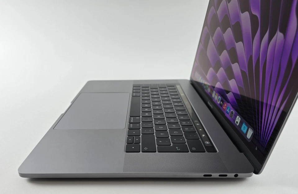 Apple MacBook Pro 15" Core i7 16GB 512GB Radeon Pro 560 4GB 2017 Touchbar #59 - Bild 3 von 4