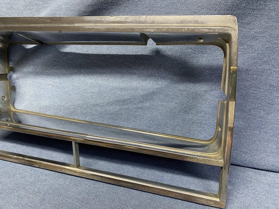 1982 1983 84 1985 86 1987 Chevy Malibu El Camino ободок левой фары очень хороший - Изображение 2 из 4