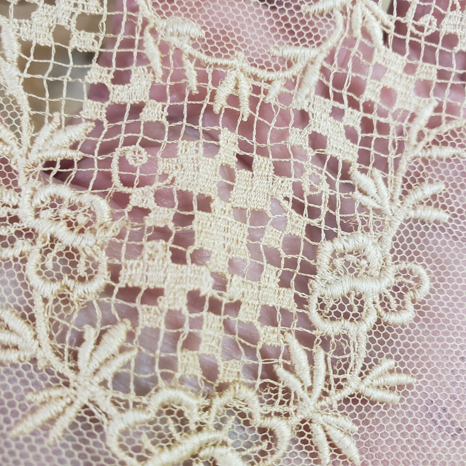 Vintage Antique Ecru Embroidered Lace Crafts Sewing 122 x 22 Inches