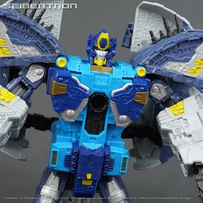 その他 Supreme Transformers Prime Figure Supreme Made an Optimus Prime Figurine | Hypebeast