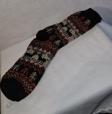 Two pairs patterned reindeer & trees winter socks unisex