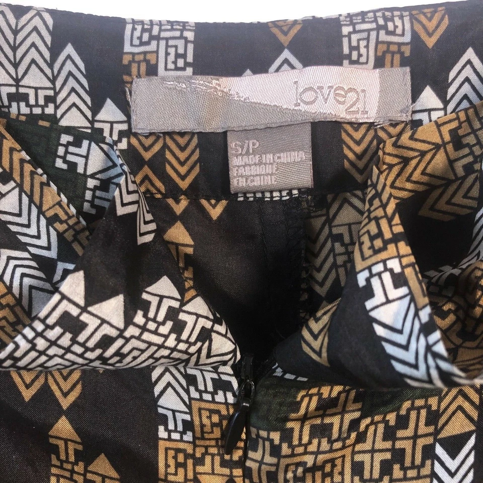 Love 21 FOREVER 21 Brown SILK Shorts Chevron Design Small Petite - Image 4 of 4