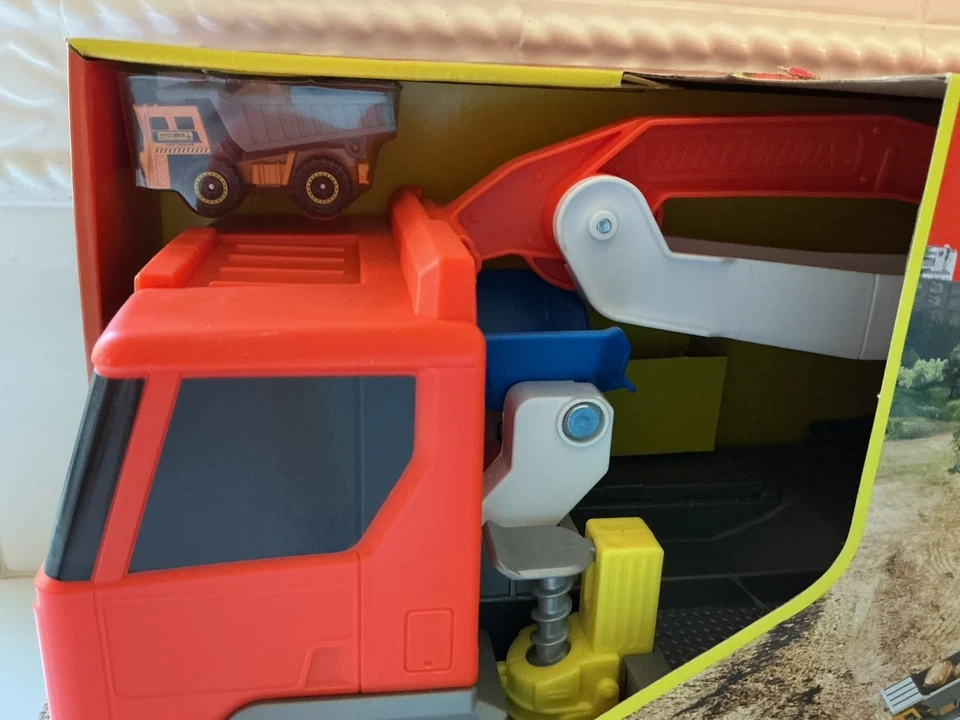 Matchbox Action Drivers Transforming Excavator Playset Truck 1:64 Vehicle NIB - Image 2 of 4