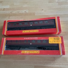OO GAUGE HORNBY R447 BRAKE COACH & R429 Composite Coach