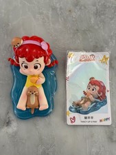 Piny Maravilloso Viaje Figura Elegante X Juguete Reclinable con Base de Tarjeta Tumbado Plano