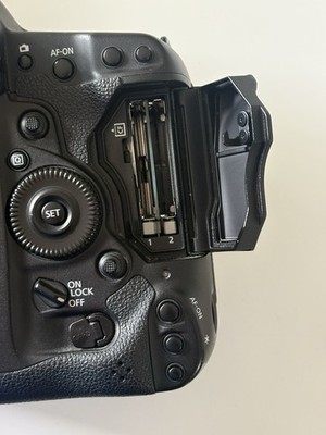 Canon EOS-1D X Digital SLR Camera with 70-200mm Lens and ET-74