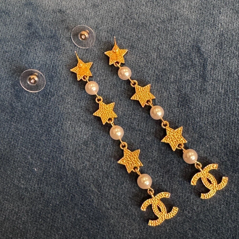 Chanel Dangle Gold Star Pearl Drop Dangle Earrings. - Image 4 of 4