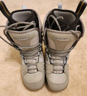 USED Vans World Traveler Millennium Snowboard Boots US Women s Size 8 Gray 