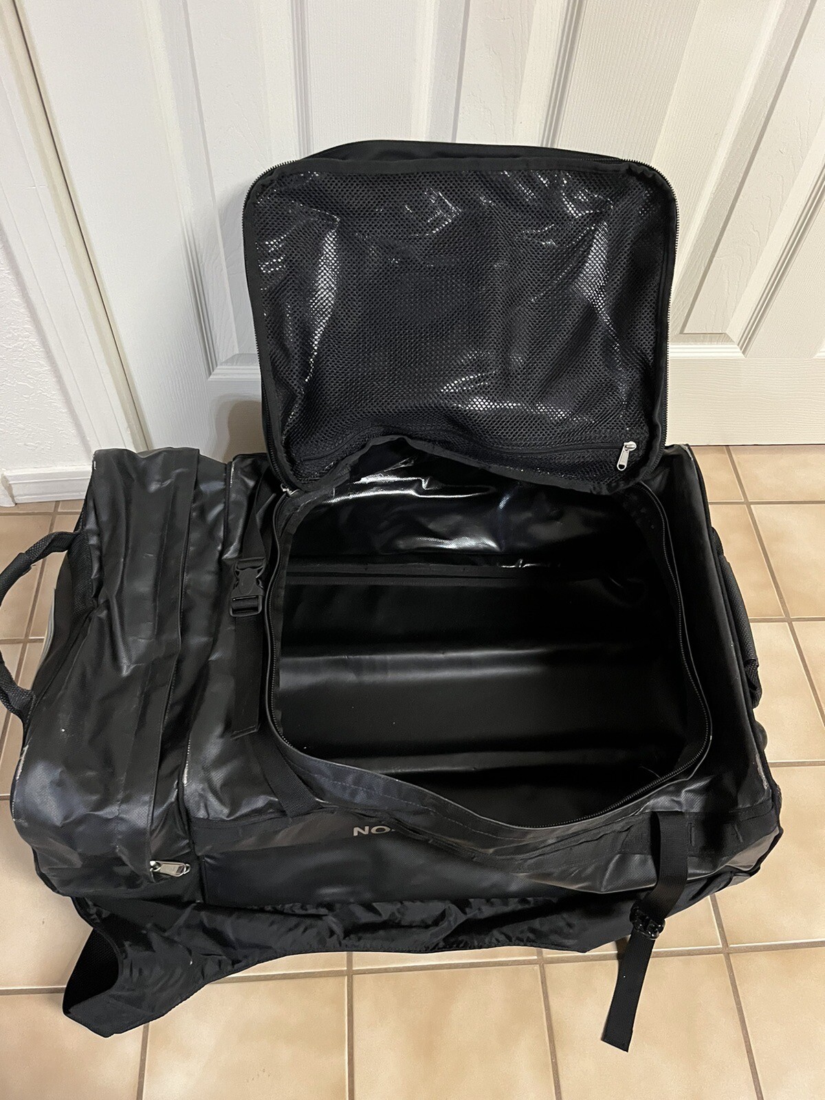 North Face Rolling Thunder Duffel Bag Extra Large 32" Heavy Duty Wheel