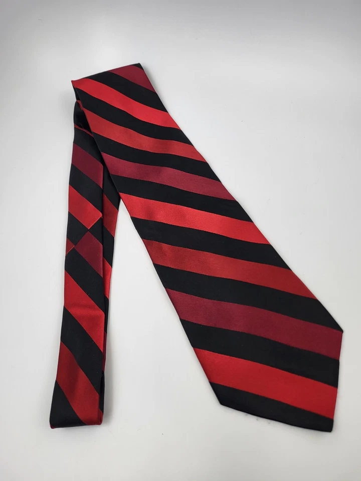 Corbata de seda Bachrach roja a rayas negras para hombre EE. UU. 56,5 x 3,7/8 Foto 2 de 4