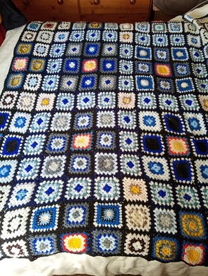   Vintage Handarbeit große 64x65'' Häkeldecke Überwurf Granny Square