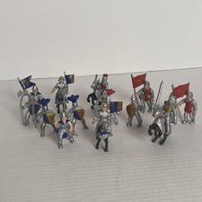 Lot Of 18 Medieval Knights Horses Figurine Playset Safari LTD War Horse 2.5  