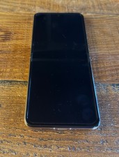 Motorola RAZR Ultra 2025 512GB Unlocked Smartphone Pantone Mountain Trail