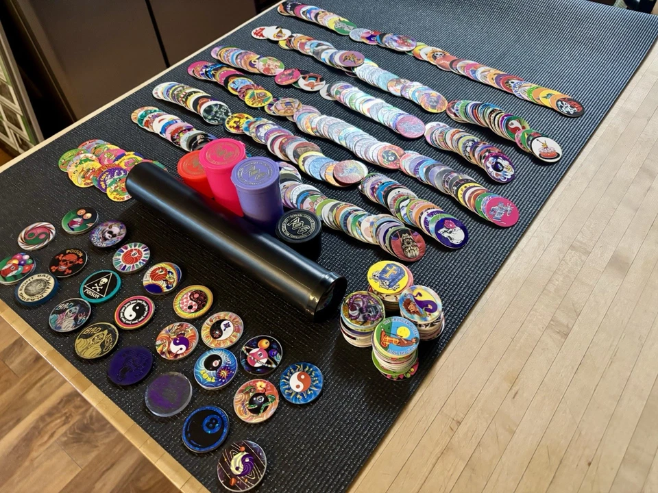 Lot of 400+POG's 90s + Slammer’s container’s is huge mix Ofeverything Rare Stuff - Image 4 of 4