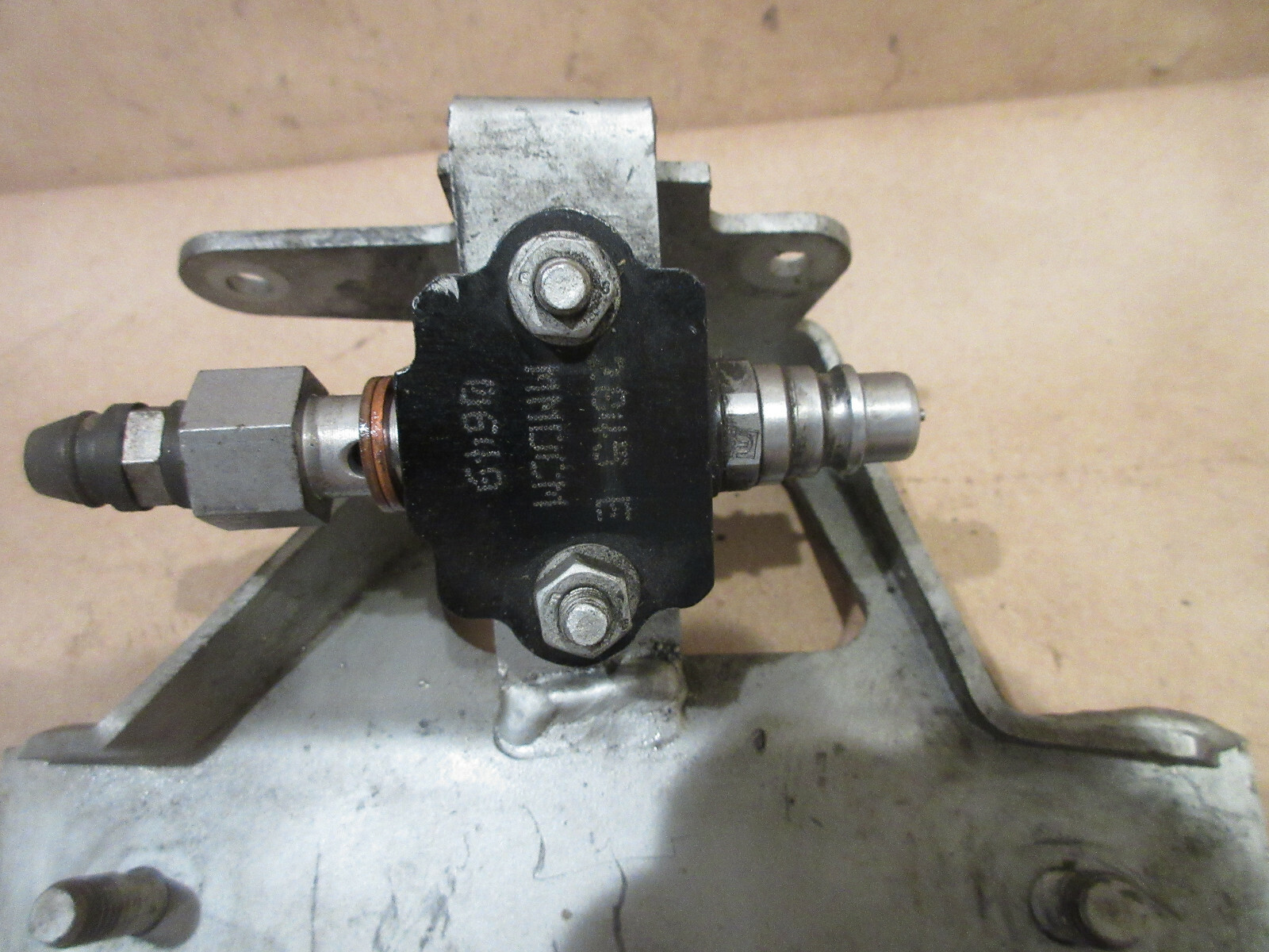 Maserati GranTurismo F1 Gearbox Quick Disconnect With Bracket PN 260542