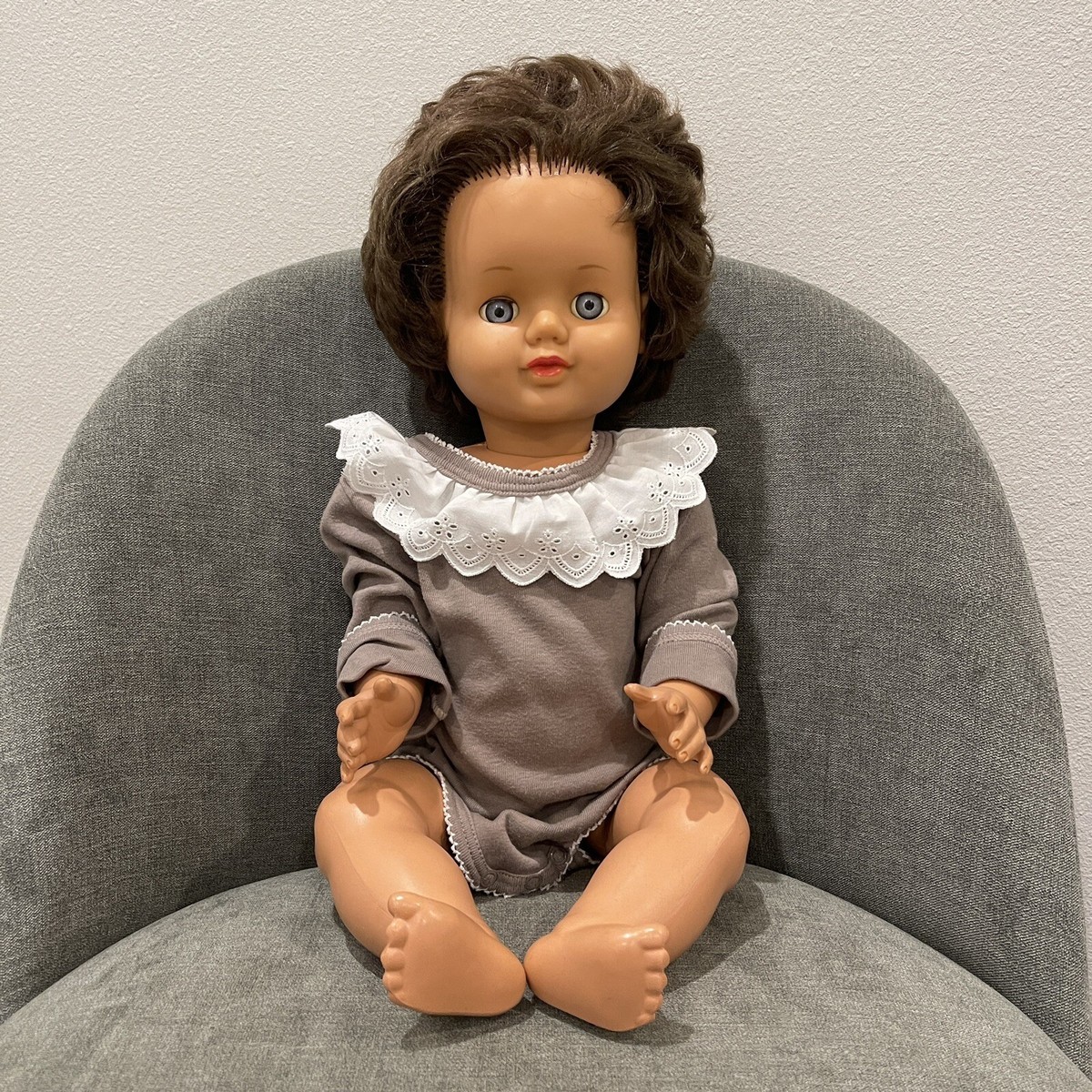 Vintage Schildkrot Doll Crier Brunette Blue Eyes Made In West