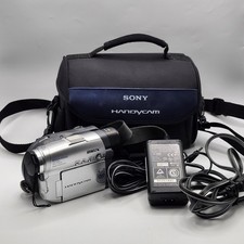 Sony Handy-cam DCR-DVD201 Digital Video Camera Recorder w/ Charger  Case Tested