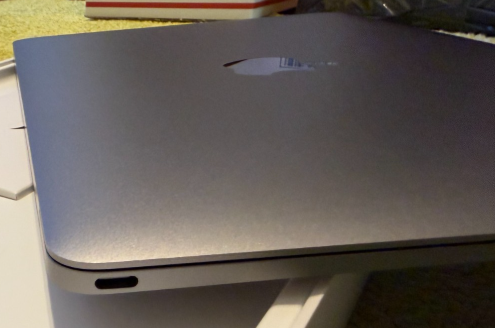 Apple MacBook 12 in 2015 Silver/Intel Core M 1.1 GHz, 256 GB 8 GB