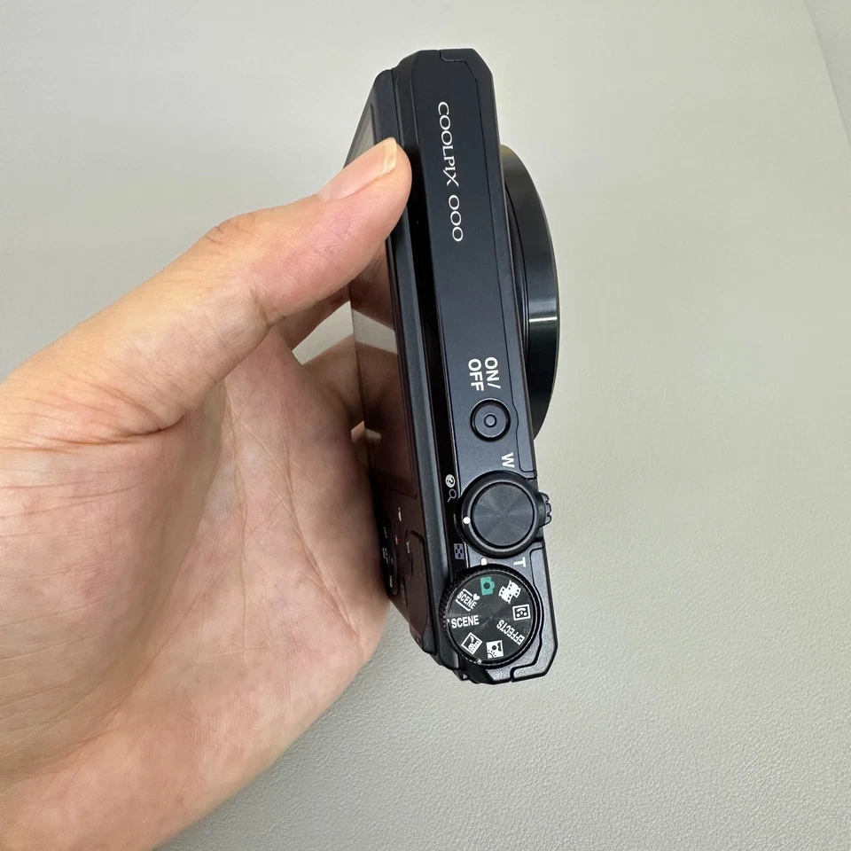 Nikon COOLPIX S7000 Digital Camera 16 MP 20x Optical Zoom with Accessories Black - Image 3 of 4