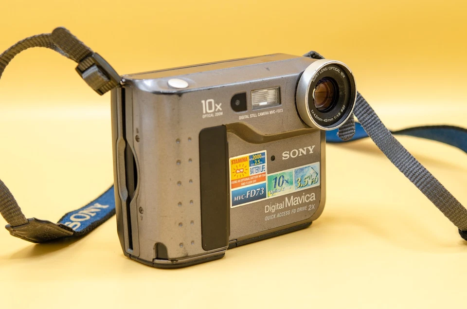 Sony Digital Mavica FD73 Digital Camera - Image 3 of 4