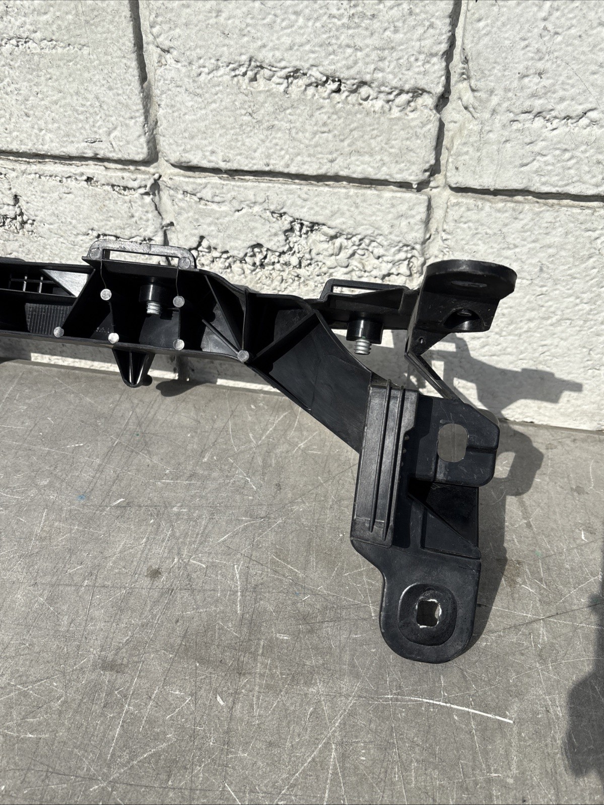 2019 - 2023 LAMBORGHINI URUS RADIATOR SUPPORT BRACKET OEM USE