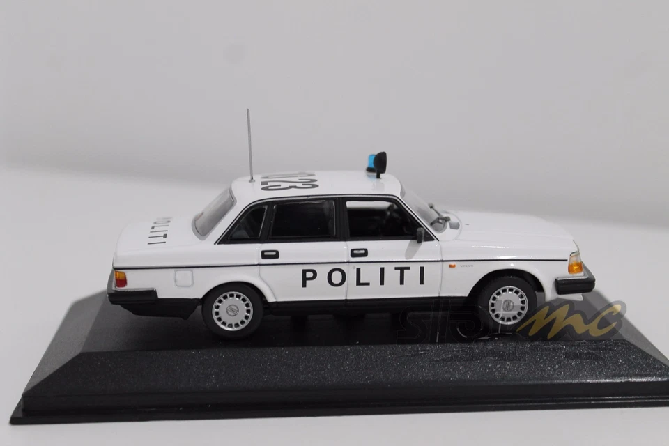MINICHAMPS 400171491 Volvo 240 1986 "Politi" 1/43 #NEW - Image 4 of 4