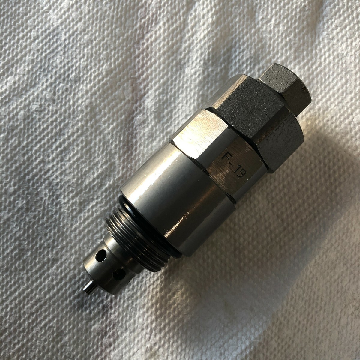 LJ014730 relief valve fits CASE CX210C CX210B CX240B CX240C CX235C 