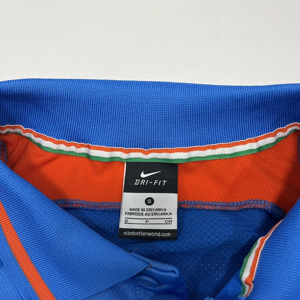 Camisa polo masculina manga curta Nike Dri-Fit Sahara Índia críquete tamanho P azul - Imagem 3 de 4