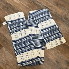 Simply Noelle Blue & Cream Knit Scarf w/ Buttons for Versatility 32x8 Excellent