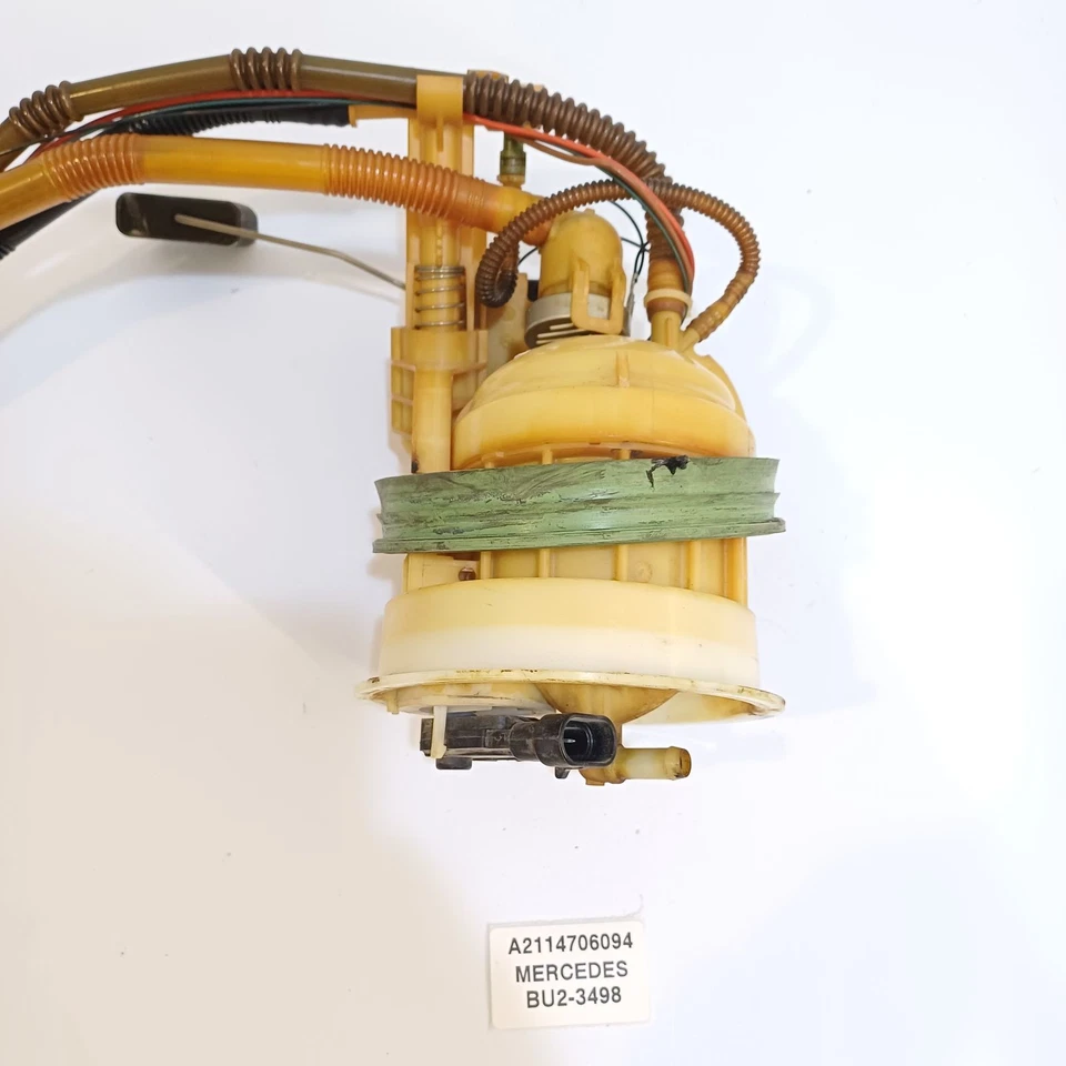 Conjunto de bomba de combustible Mercedes-Benz E350 2006 A2114706094 Foto 3 de 4