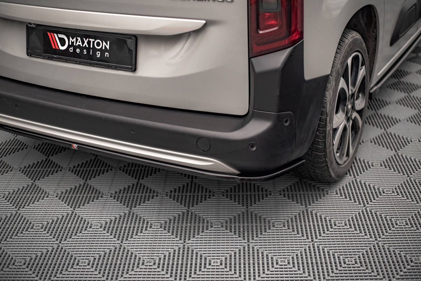 Splitter central Maxton Berlingo Mk3 finition carbone exclusive premium - 4